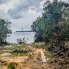 We docked and walked up a short hill to the village. Ancoramos e subimos um pouco até o vilarejo. : Amazonas, Brazil, Manaus